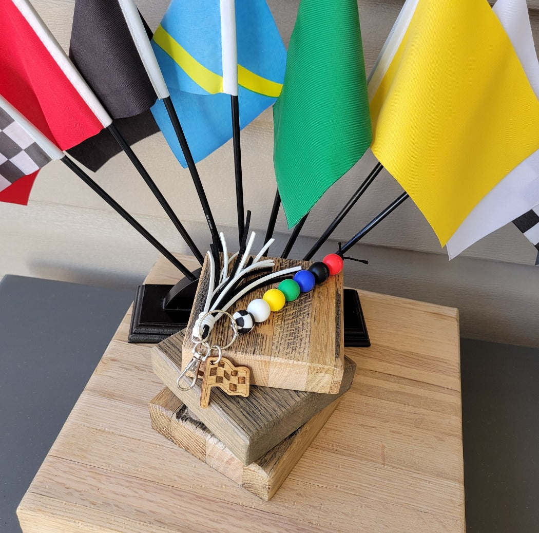 Racing flag silicone bead key ring.